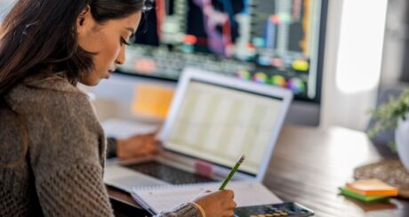 What is the FTSE 100?